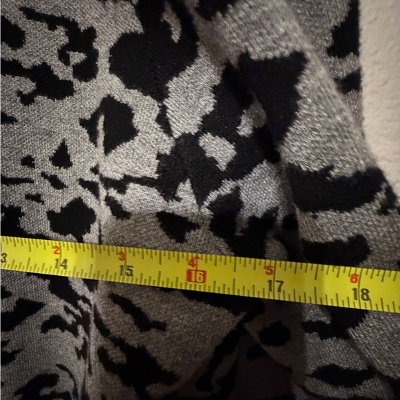 Chic Leopard Pattern Cardigan - Picture 8 of 8